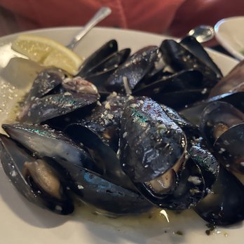 Colombo's Cafe & Pastries - Mussels Bianco - Italian Near Me - Hyannis, Massachusetts Colombo's Cafe & Pastries - Mussels Bianco - Italian Near Me - Hyannis, Massachusetts