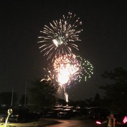 Mount Prospect Village of - Happy birthday America! Good ol' fashioned 4th of July fireworks courtesy of Mount Prospect (at Melas Park).