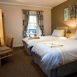 Rose & Crown Hotel - Bedroom