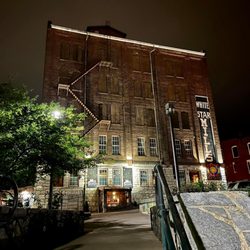 The Mill Street Grill - Another night shot