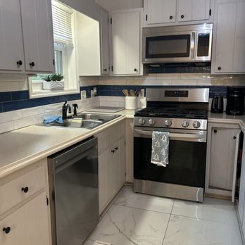 Young Tile - Kitchen backsplash - Tiling Near Me Young Tile - Kitchen backsplash - Tiling Near Me