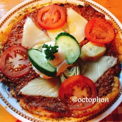 Pfannkuchen Haus - Pfannkuchen Mailand - pikantes Hackfleisch, Artischocken und Tomaten mit Käse überbacken (laut Karte)....