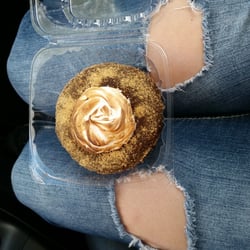 Pandamonium Doughnuts Food Truck - Smores doughnut! Absolutely incredible!!!!
