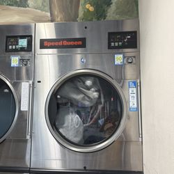 Speedwash Laundromat and Water Store II - The dryer the employee took out our rug, after we had paid for our time.