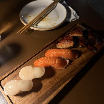 Azuki Sushi - scallop, king salmon, Unagi 2pc - Sushi Bars Near Me - San Diego, California