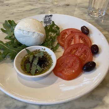 Da Mario Restaurant - Buffalo mozzarella. Incredibly good. Very creamy. - Italian Near Me - London, XGL Da Mario Restaurant - Buffalo mozzarella. Incredibly good. Very creamy. - Italian Near Me - London, XGL