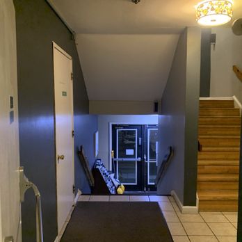The Mainstay Inn - Side entrance - Hotels Near Me - Phoenixville, Pennsylvania