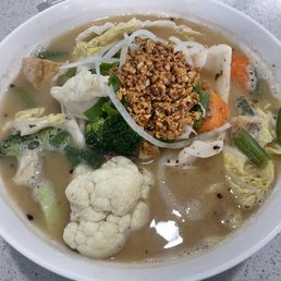 Veggie satay pho (large) Veggie satay pho (large)