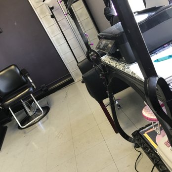 Absolute Hair - Waiting area - Hair Salons Near Me - Carson City, Nevada
