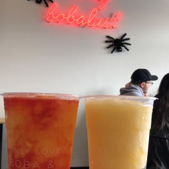 BobaLust Tea House - ChaMolly and a passionfruit slushie - Bubble Tea Near Me - Tukwila, Washington
