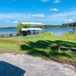 Twin Lakes Camp Resort - Nice kayaks for rent!