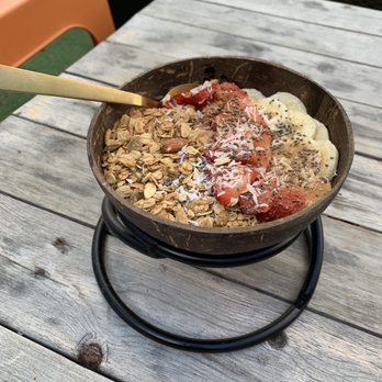 The Hideout Café by Team Vinchay - Açaí bowl - Coffee & Tea Near Me - Miami, Florida