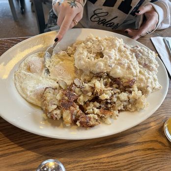 B3 Breakfast And Burger Bar - Biscuits and gravy - Burgers Near Me - Lynnwood, Washington B3 Breakfast And Burger Bar - Biscuits and gravy - Burgers Near Me - Lynnwood, Washington