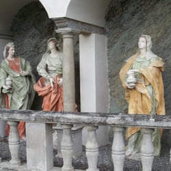 Grazer Kalvarienberg - Heiligenfiguren in der Wandnische