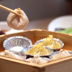 Dim Sum House - S4. House Special Colorful Soup Dumplings 本楼特色彩虹小笼包 ($14.95) - chicken soup dumplings, pork soup dumplings, crab meat pork soup dumplings