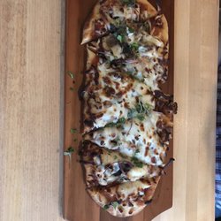 Silver Fox Bar & Grill - Bbq chicken pizza