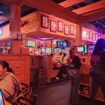 Texas Roadhouse - Resturant atmostphere - Steakhouses Near Me - St. Augustine, Florida