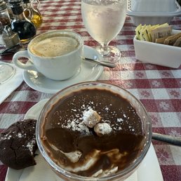 I ate my meal, I forgot to take a photo! But this was the dessert, a yummy mousse and fresh cookie! I ate my meal, I forgot to take a photo! But this was the dessert, a yummy mousse and fresh cookie!