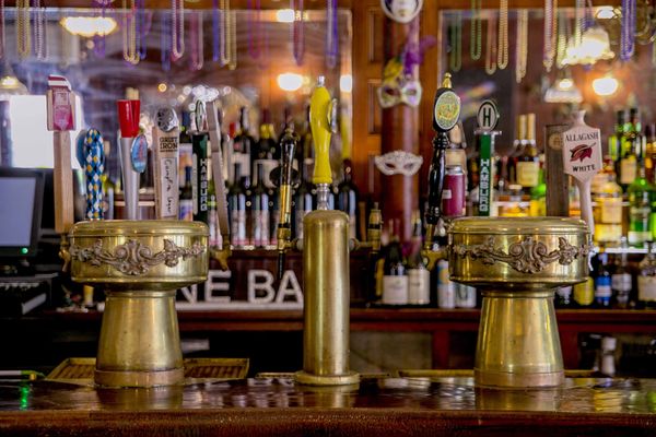 Village Tavern Restaurant & Inn by null