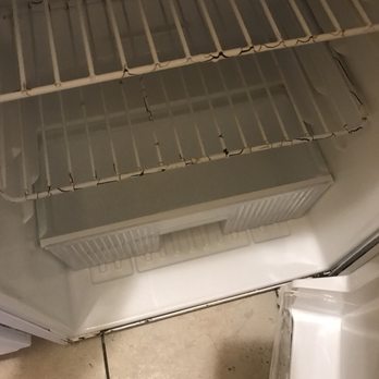 Fallbrook Country Inn - Fridge rusted and had an odor - Hotels Near Me - Fallbrook, California