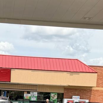 7-Eleven - Signage and entrance from the air machine. - Gas Stations Near Me - Midwest City, Oklahoma 7-Eleven - Signage and entrance from the air machine. - Gas Stations Near Me - Midwest City, Oklahoma