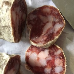 Boucherie Philippe - Mi gras mi saucisse, pour une boucherie et un tarif PAreil scandaleux !