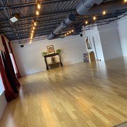 Satsang Yoga Charleston - Spacious and clean