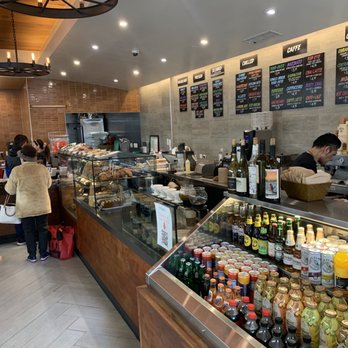 Caffé Central - customers at the counter of a cafe - Breakfast & Brunch Near Me - San Francisco, California Caffé Central - customers at the counter of a cafe - Breakfast & Brunch Near Me - San Francisco, California