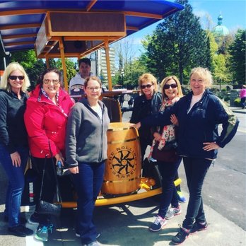 The Rolling Barrel - Mothers day crew - Tours Near Me - Victoria, British Columbia The Rolling Barrel - Mothers day crew - Tours Near Me - Victoria, British Columbia