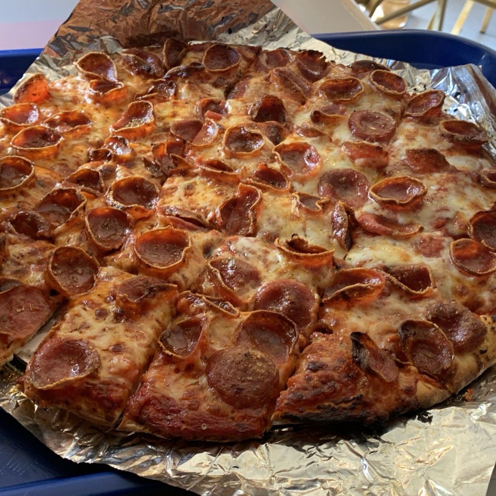 Joe's Pizzeria - One of the best Dayton-Style pizzas around. Well done, Joe's! - Pizza Near Me - Dayton, Ohio