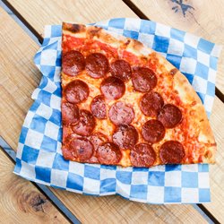 Budweiser Brickhouse Tavern - Pizza