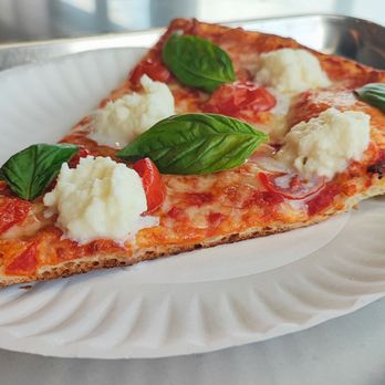 Golden Lizzard Pizza - Margherita Stracciatella Slice - Pizza Near Me - Miami, Florida