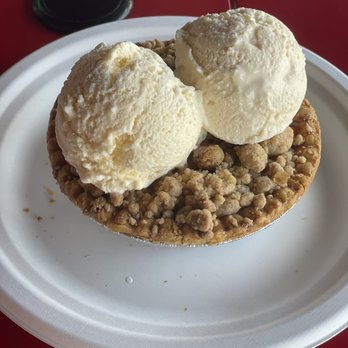 Gordy's Bakery - Warmed mini apple pie with vanilla ice cream - Bakeries Near Me - Encinitas, California Gordy's Bakery - Warmed mini apple pie with vanilla ice cream - Bakeries Near Me - Encinitas, California