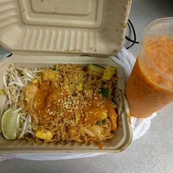 Lemongrass Plates - Chicken pad Thai and Thai iced tea - Asian Fusion Near Me - San Diego, California