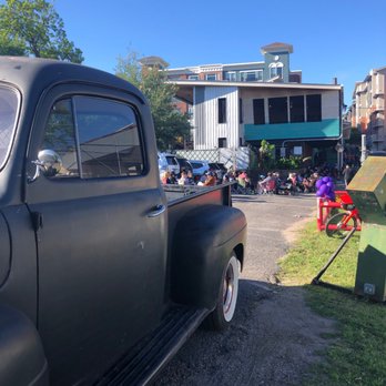 Franklin Barbecue - Lined up... - Barbeque Near Me - Austin, Texas