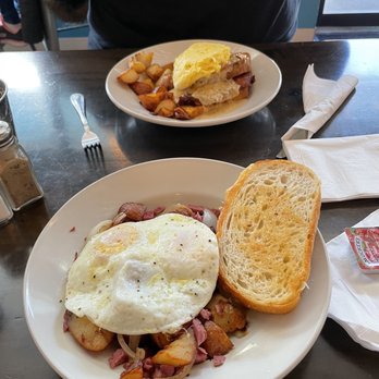 Mae's - Corned Beef Hash Southern Fried Chicken and Eggs - Breakfast & Brunch Near Me - Mount Clemens, Michigan Mae's - Corned Beef Hash Southern Fried Chicken and Eggs - Breakfast & Brunch Near Me - Mount Clemens, Michigan