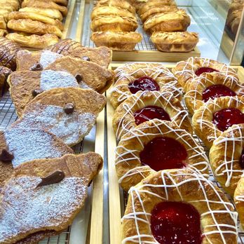 Paris Baguette - Bakeries Near Me - San Jose, California Paris Baguette - Bakeries Near Me - San Jose, California