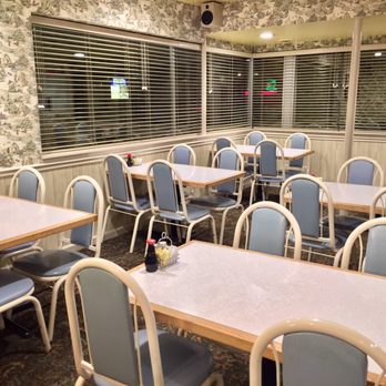 New Garden Restaurant - Dining Area at New Garden Chinese Restaurant - Chinese Near Me - Pullman, Washington New Garden Restaurant - Dining Area at New Garden Chinese Restaurant - Chinese Near Me - Pullman, Washington