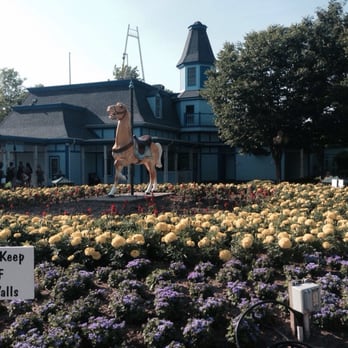 Lake Compounce - Beautiful landscaping - Amusement Parks Near Me - Bristol, Connecticut Lake Compounce - Beautiful landscaping - Amusement Parks Near Me - Bristol, Connecticut