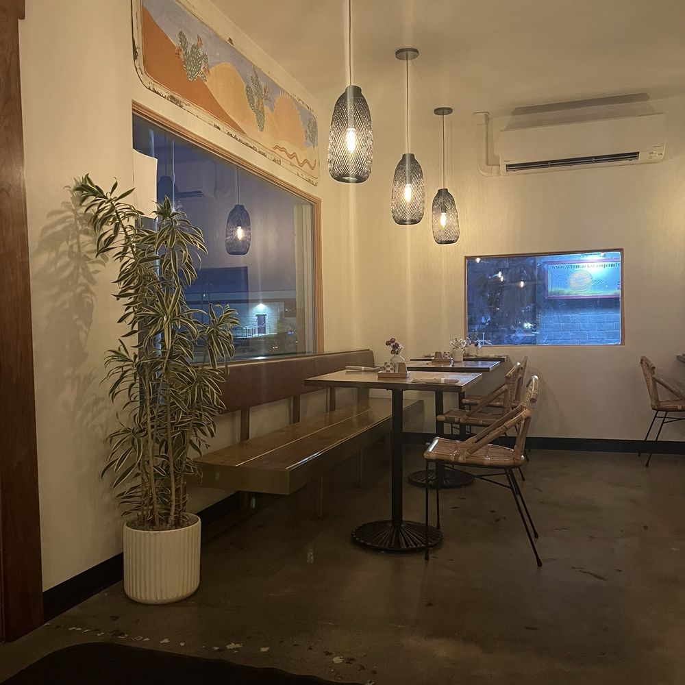 Contento Cafe - Interior - Coffee & Tea Near Me - South Salt Lake, Utah