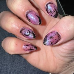 Zizi Nail Spa - Gel full set with designs added