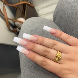 Kelly Nails