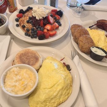 Briarpatch Restaurant - Bacon and Mushroom Omelette , Southern Breakfast - American Near Me - Winter Park, Florida Briarpatch Restaurant - Bacon and Mushroom Omelette , Southern Breakfast - American Near Me - Winter Park, Florida