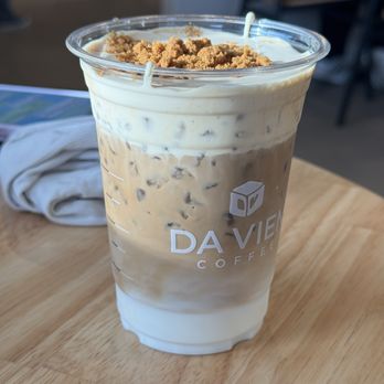 Da Vien Coffee - Iced latte with cookie butter cream and cookie crumbles - Coffee & Tea Near Me - Arcadia, California