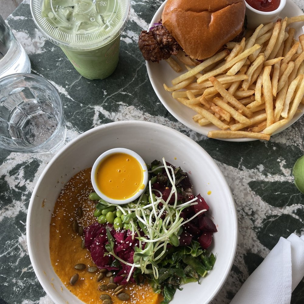 Great White - Harvest Bowl Crispy Chicken Sandwich - Cafes Near Me - Los Angeles, California Great White - Harvest Bowl Crispy Chicken Sandwich - Cafes Near Me - Los Angeles, California