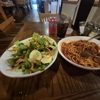 Mimmo's Pizzeria and Restaurant - Spaghetti with Sausage and the House Garden Salad with Raspberry Vinegaret and a Coke! - Pizza Near Me - Saint Albans, Vermont Mimmo's Pizzeria and Restaurant - Spaghetti with Sausage and the House Garden Salad with Raspberry Vinegaret and a Coke! - Pizza Near Me - Saint Albans, Vermont