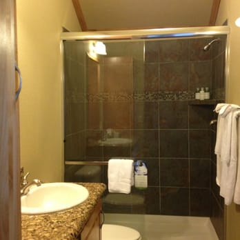 Explorer Cabins at Yellowstone - bathroom - Hotels Near Me - West Yellowstone, Montana Explorer Cabins at Yellowstone - bathroom - Hotels Near Me - West Yellowstone, Montana