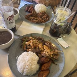 Sofie’s Cafe - Ropa vieja and mixed fajitas