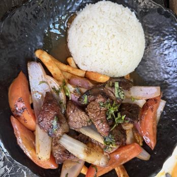 Pollos & Jarras - Lomo Saltado - Peruvian Near Me - Aventura, Florida Pollos & Jarras - Lomo Saltado - Peruvian Near Me - Aventura, Florida