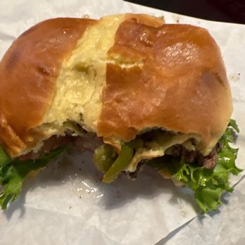 Slackers Quality Grub - Grill Chilli burger - Burgers Near Me - Page, Arizona
